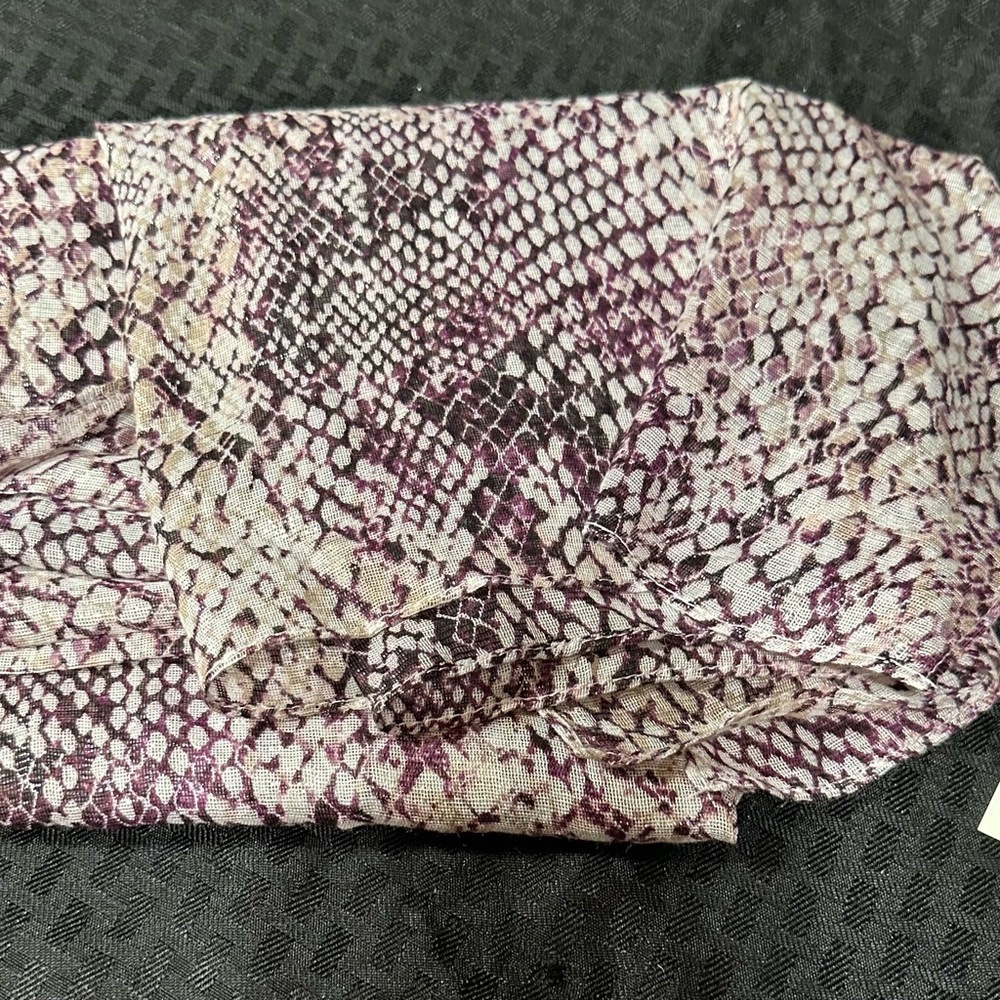 Calvin Klein Scarf Purple and Pink With Gray New With Tags - Picture 5 of 7